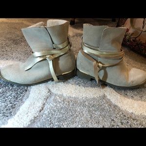 Joyfolie tan suede boots gold silver wraps Sz 1